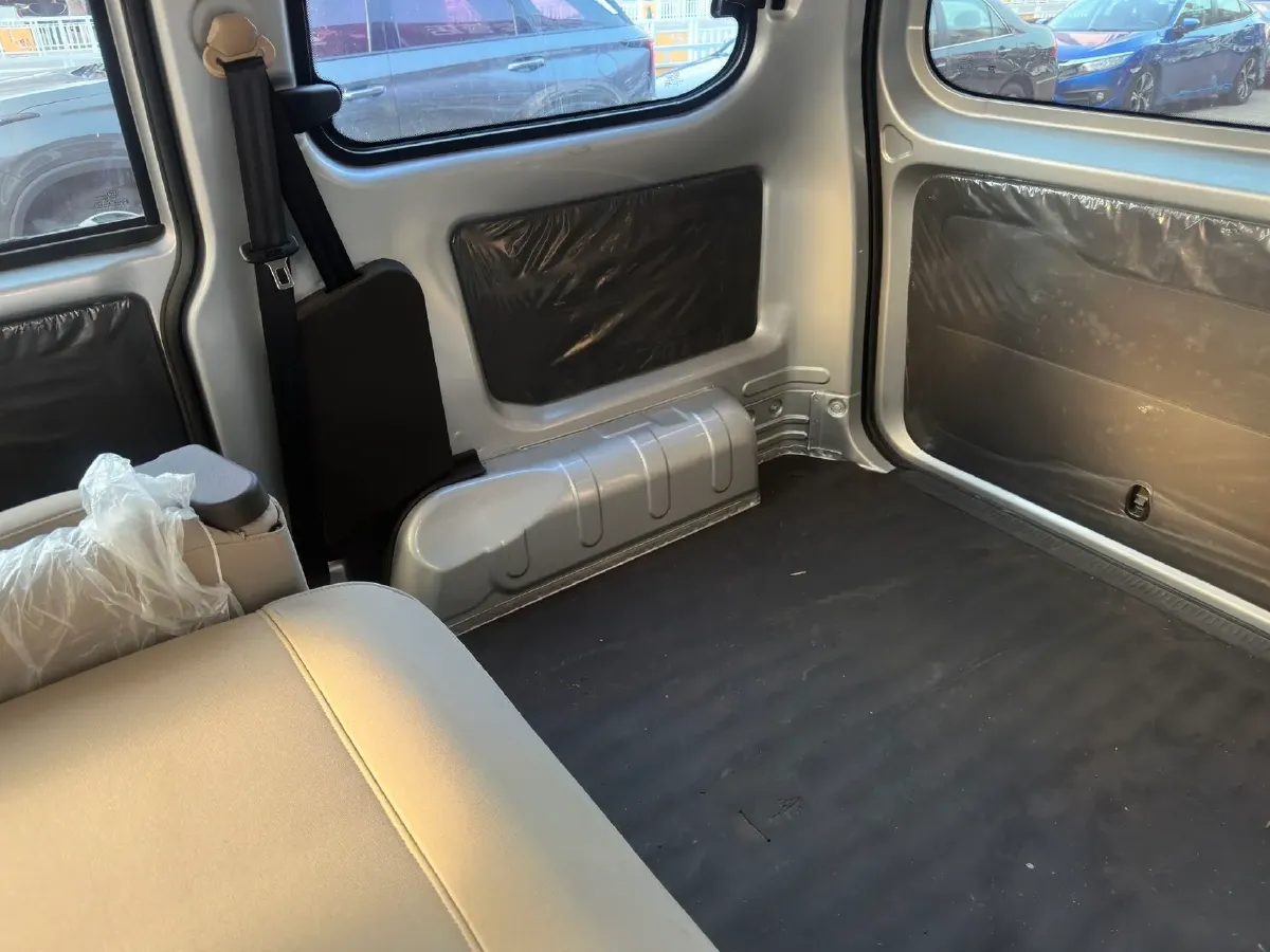 2019 WuLing HongGuang V 1.5L 105HP L4 5MT,autocango,china used car exporter,china ev exporter,chinese used car exporter,chinese used ev exporter