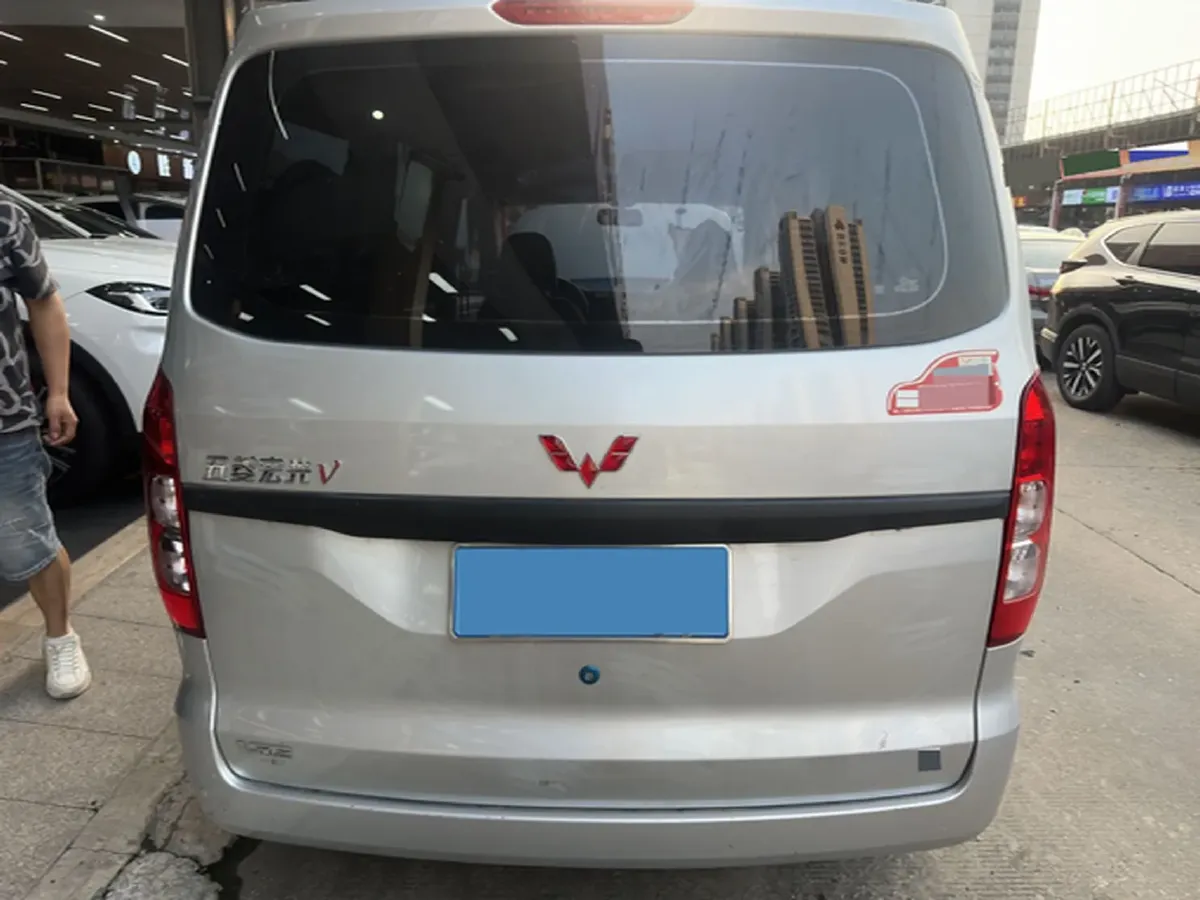 2019 WuLing HongGuang V 1.5L 105HP L4 5MT,autocango,china used car exporter,china ev exporter,chinese used car exporter,chinese used ev exporter