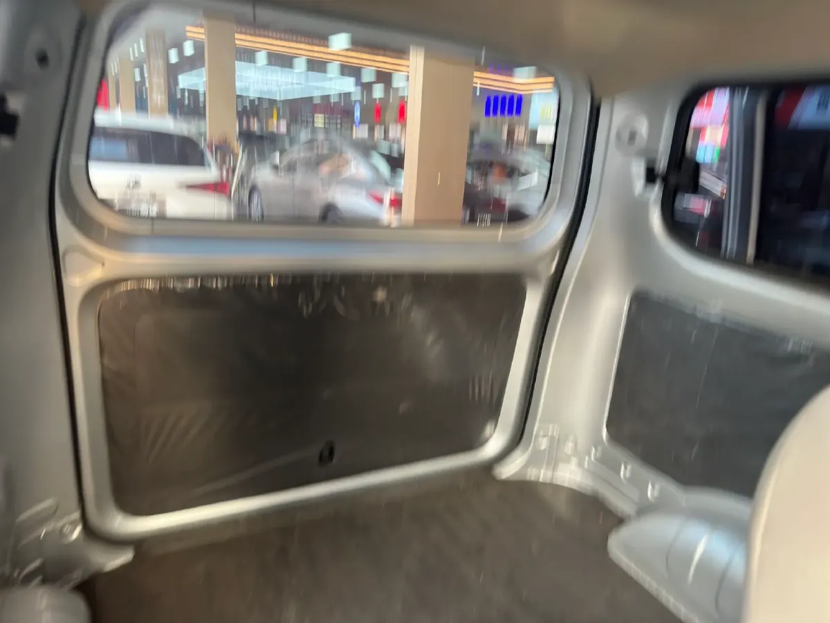 2019 WuLing HongGuang V 1.5L 105HP L4 5MT,autocango,china used car exporter,china ev exporter,chinese used car exporter,chinese used ev exporter