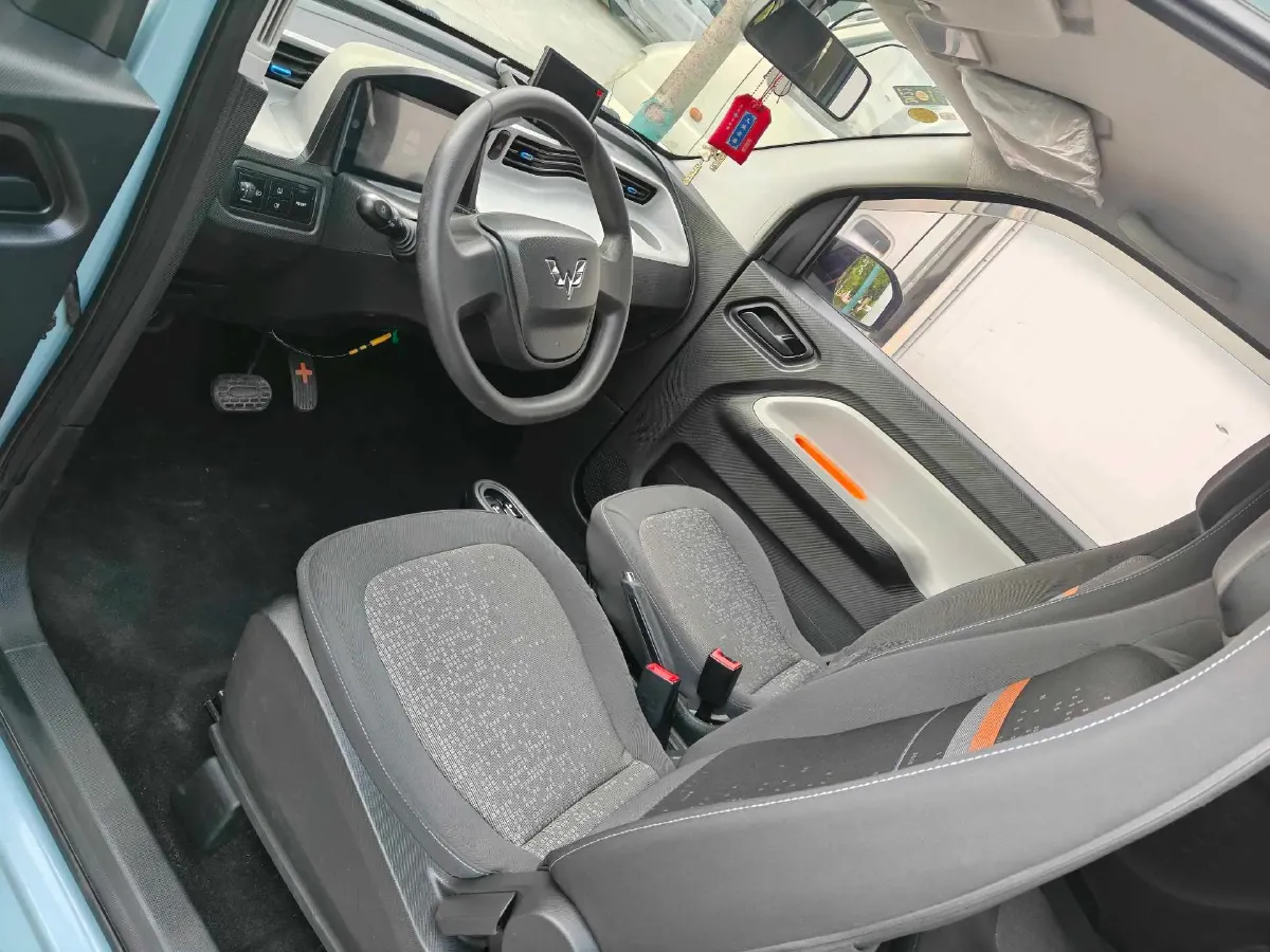 2020 WuLing HongGuang MINI EV BEV 9KWH,autocango,china used car exporter,china ev exporter,chinese used car exporter,chinese used ev exporter