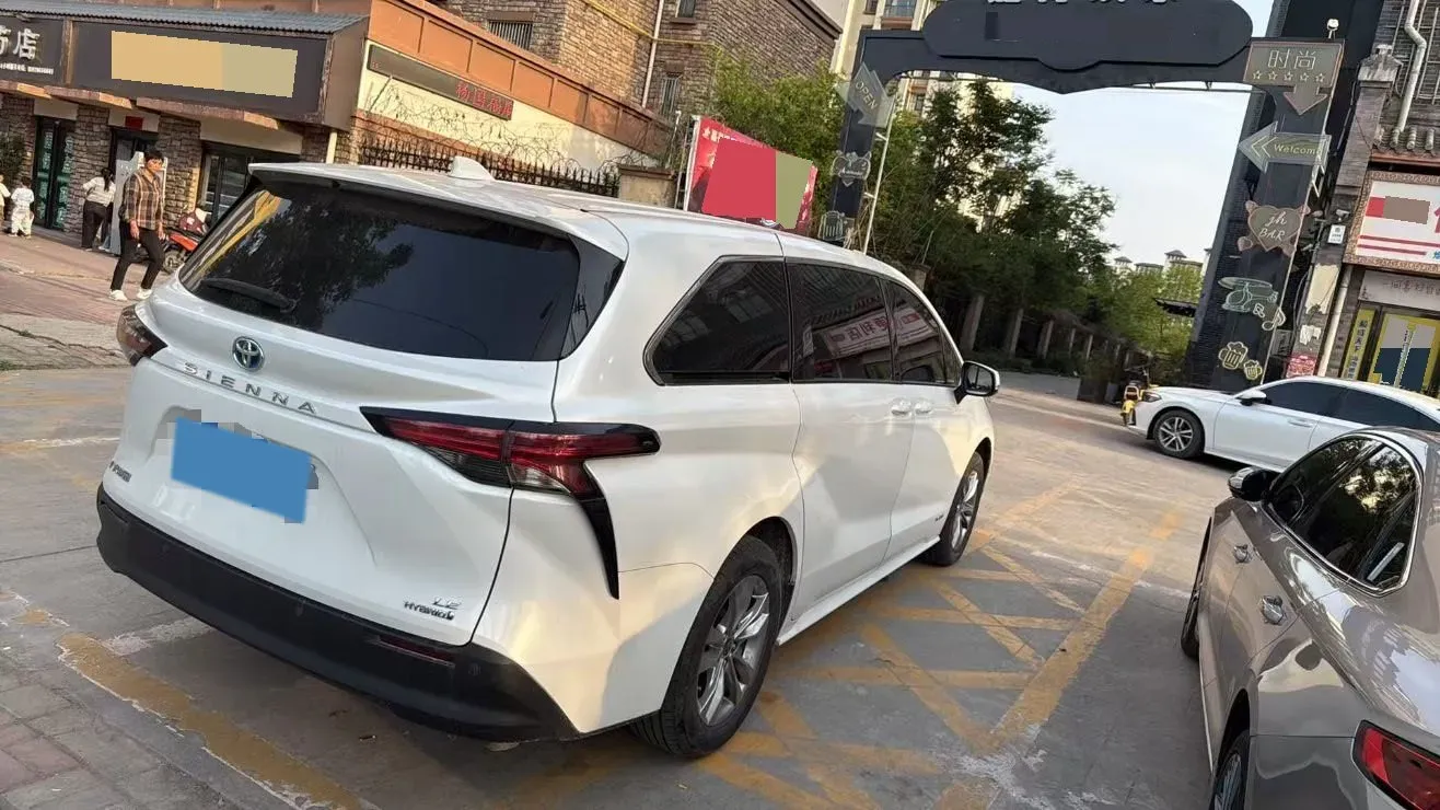 2024 Toyota Sienna 2.5L 189HP L4 E-CVT Hybrid,autocango,china used car exporter,china ev exporter,chinese used car exporter,chinese used ev exporter