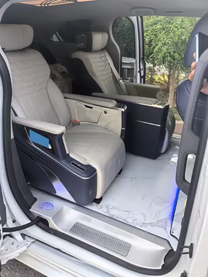 2024 Toyota Sienna 2.5L 189HP L4 E-CVT Hybrid,autocango,china used car exporter,china ev exporter,chinese used car exporter,chinese used ev exporter