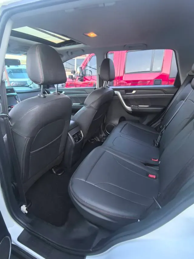 2019 Haval M6 1.5T 150HP L4 7DCT,autocango,china used car exporter,china ev exporter,chinese used car exporter,chinese used ev exporter