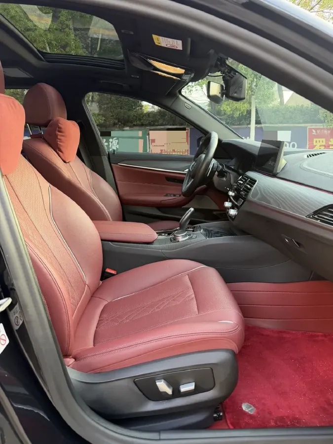 2021 BMW 5 Series 2.0T 252HP L4 8AT,autocango,china used car exporter,china ev exporter,chinese used car exporter,chinese used ev exporter