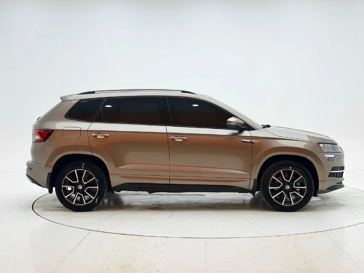 2022 Skoda Karoq 1.4T 150HP L4 7DCT,autocango,china used car exporter,china ev exporter,chinese used car exporter,chinese used ev exporter