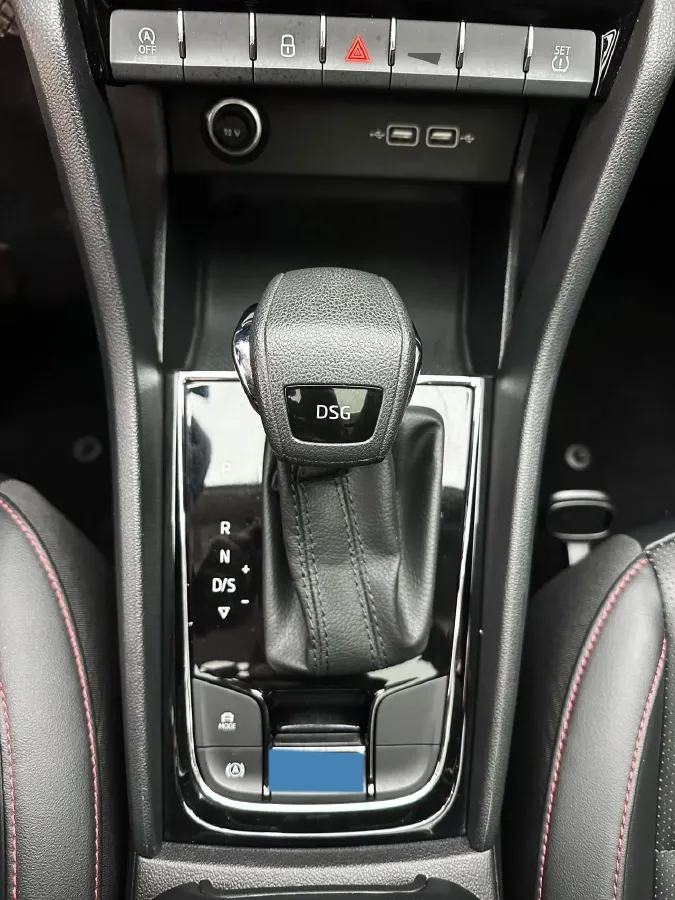 2022 Skoda Karoq 1.4T 150HP L4 7DCT,autocango,china used car exporter,china ev exporter,chinese used car exporter,chinese used ev exporter