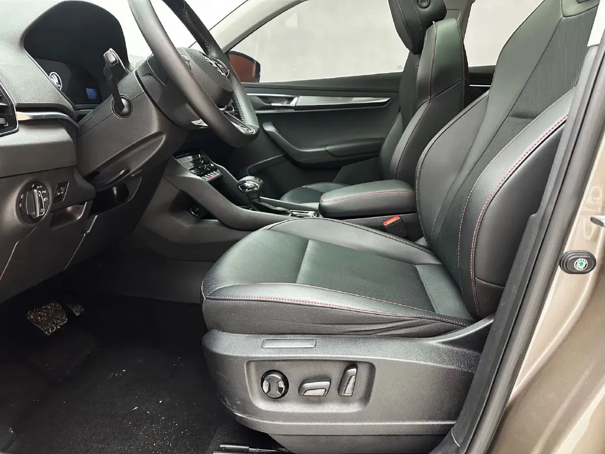 2022 Skoda Karoq 1.4T 150HP L4 7DCT,autocango,china used car exporter,china ev exporter,chinese used car exporter,chinese used ev exporter