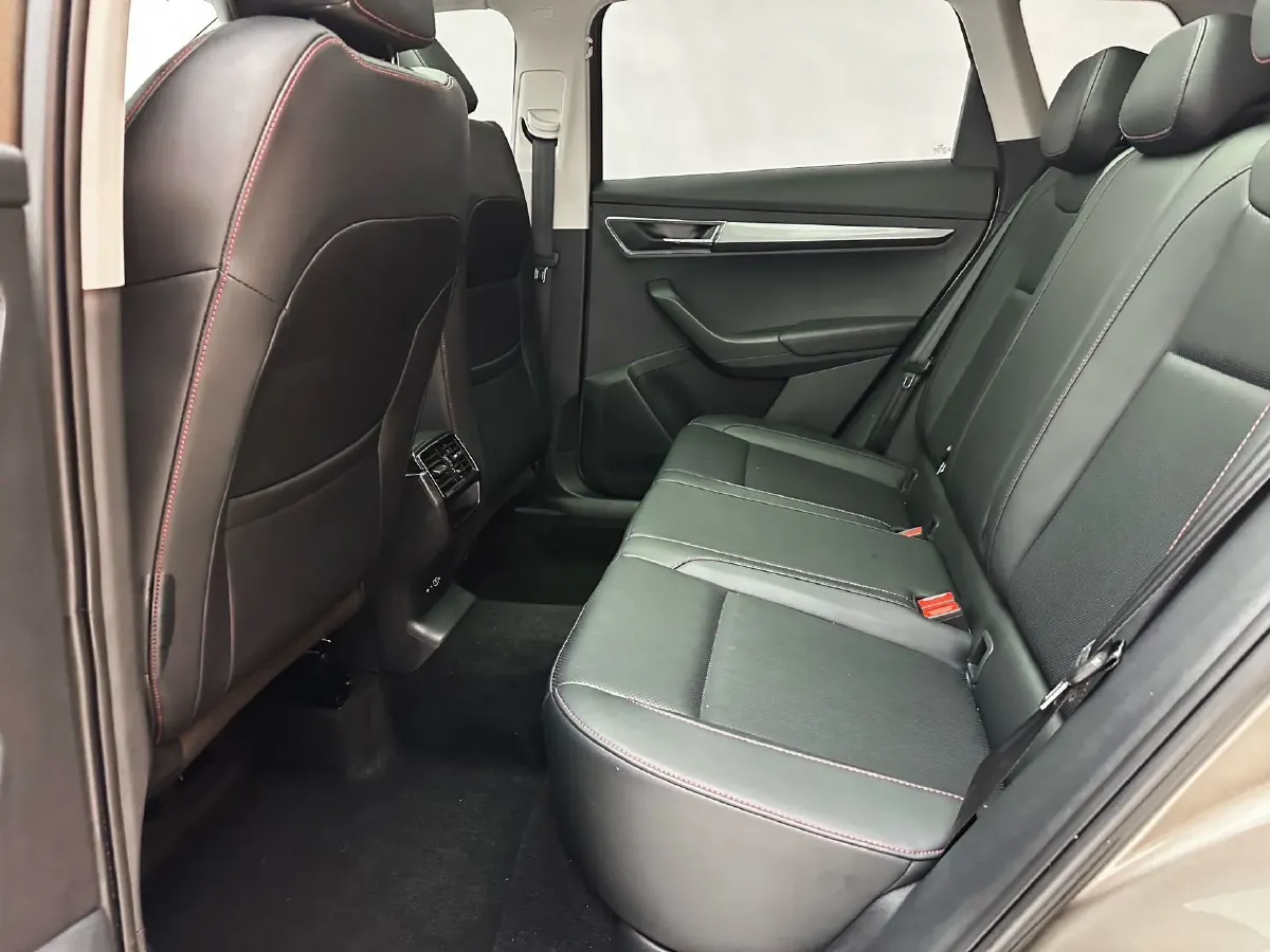 2022 Skoda Karoq 1.4T 150HP L4 7DCT,autocango,china used car exporter,china ev exporter,chinese used car exporter,chinese used ev exporter