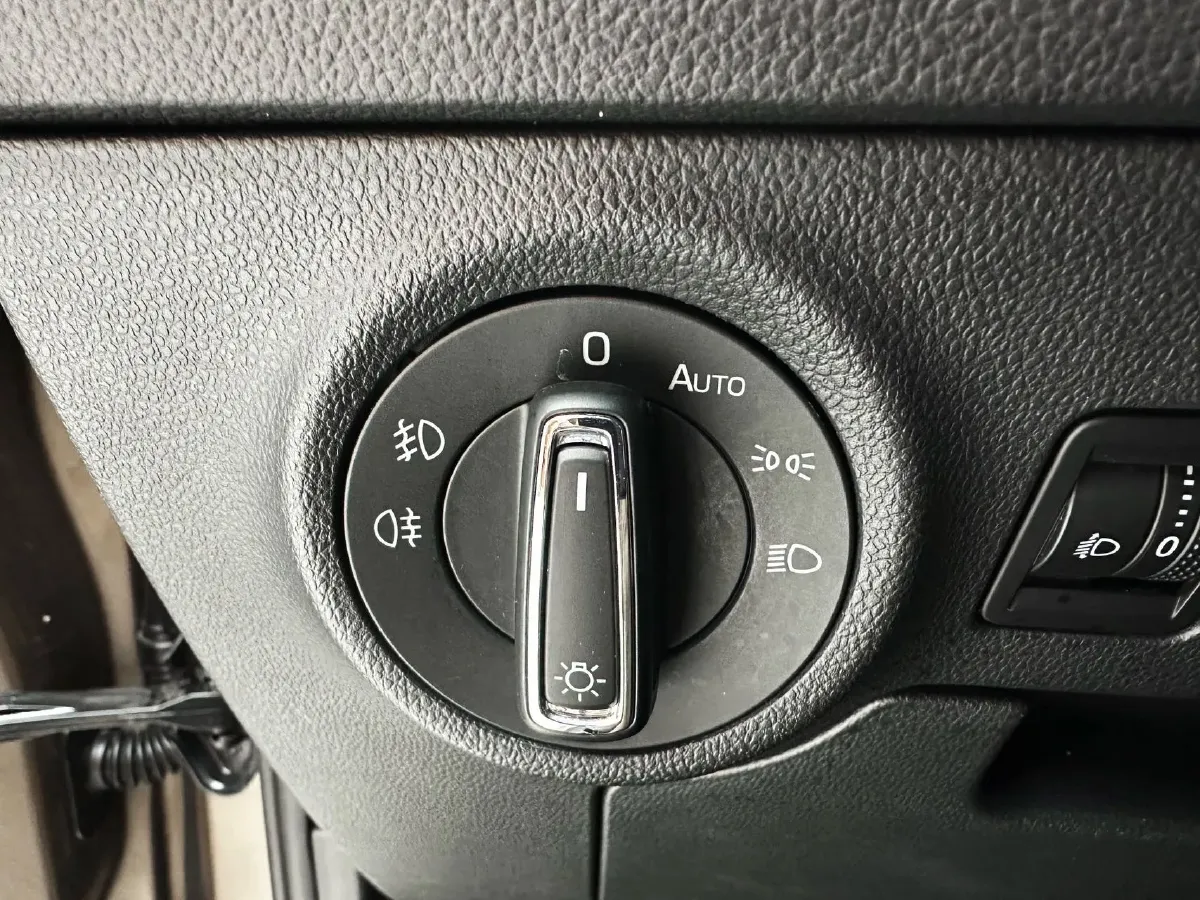 2022 Skoda Karoq 1.4T 150HP L4 7DCT,autocango,china used car exporter,china ev exporter,chinese used car exporter,chinese used ev exporter