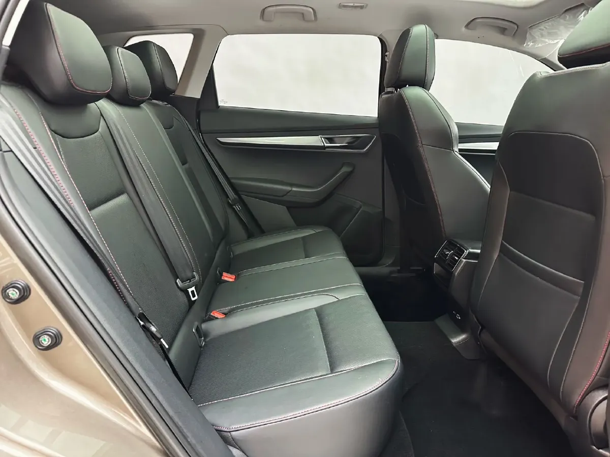 2022 Skoda Karoq 1.4T 150HP L4 7DCT,autocango,china used car exporter,china ev exporter,chinese used car exporter,chinese used ev exporter