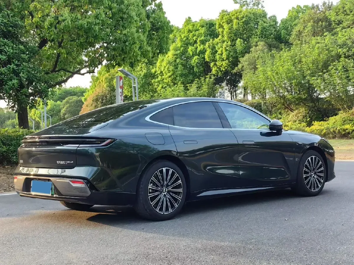 2025 Geely Galaxy Starshine 8 1.5T 163HP L4 3DHT PHEV 27.69KWH,autocango,china used car exporter,china ev exporter,chinese used car exporter,chinese used ev exporter