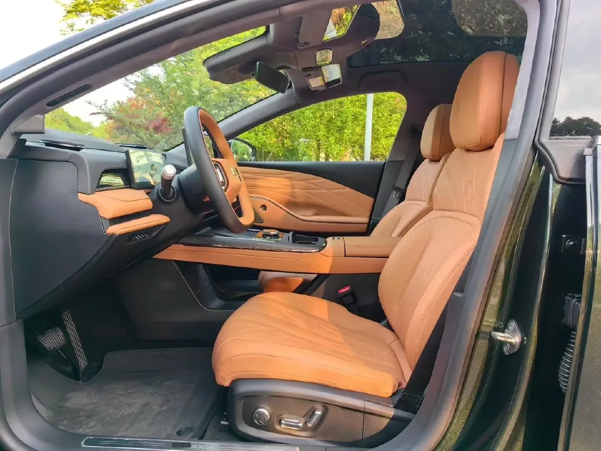 2025 Geely Galaxy Starshine 8 1.5T 163HP L4 3DHT PHEV 27.69KWH,autocango,china used car exporter,china ev exporter,chinese used car exporter,chinese used ev exporter