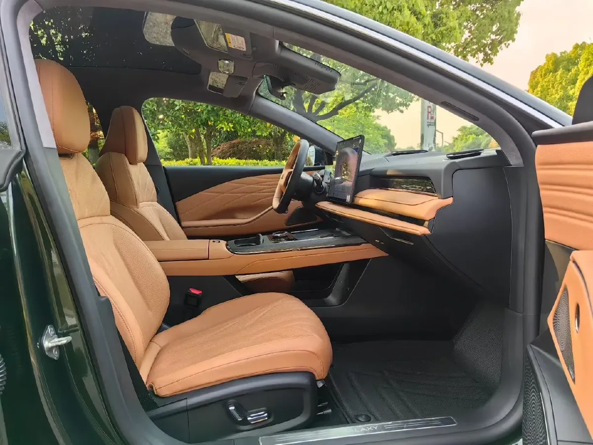 2025 Geely Galaxy Starshine 8 1.5T 163HP L4 3DHT PHEV 27.69KWH,autocango,china used car exporter,china ev exporter,chinese used car exporter,chinese used ev exporter