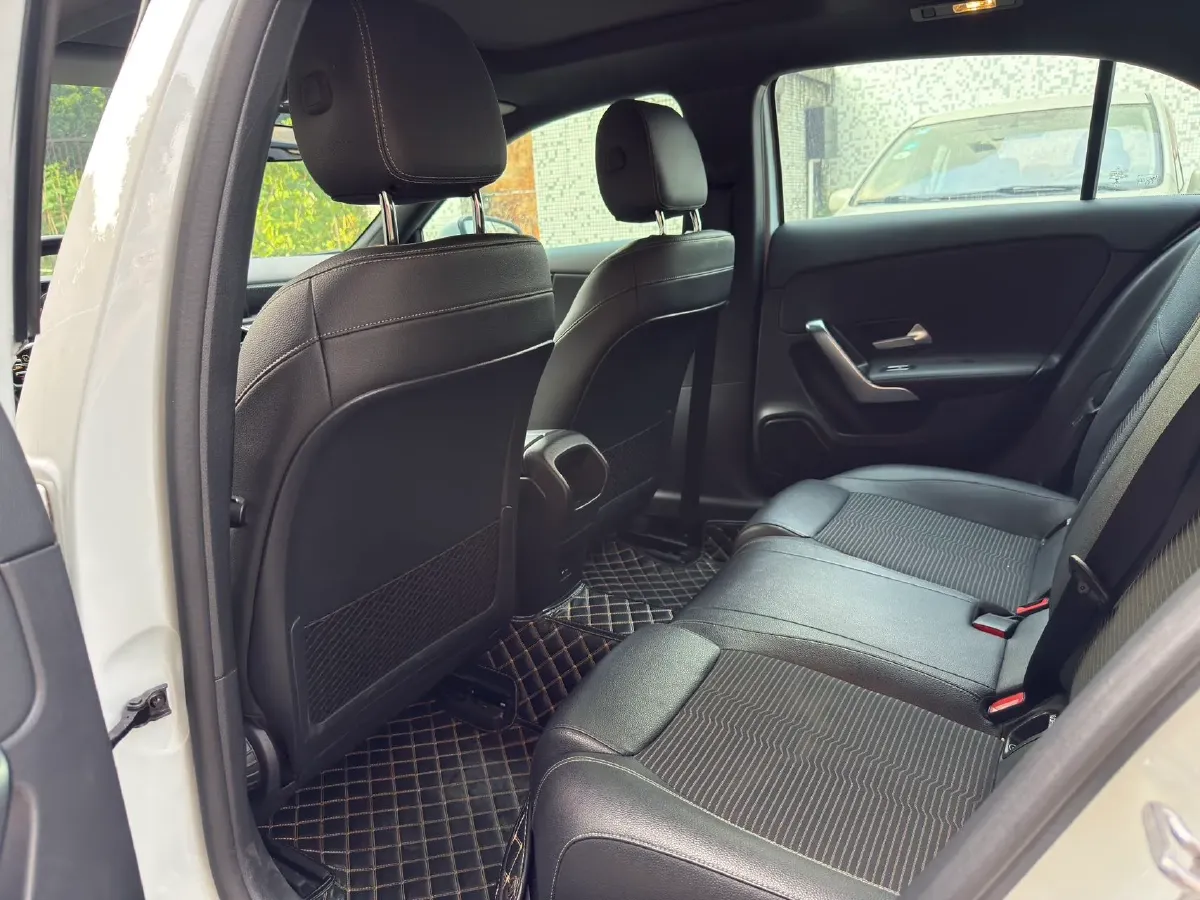 2021 Mercedes-Benz A Class 1.3T 163HP L4 7DCT,autocango,china used car exporter,china ev exporter,chinese used car exporter,chinese used ev exporter