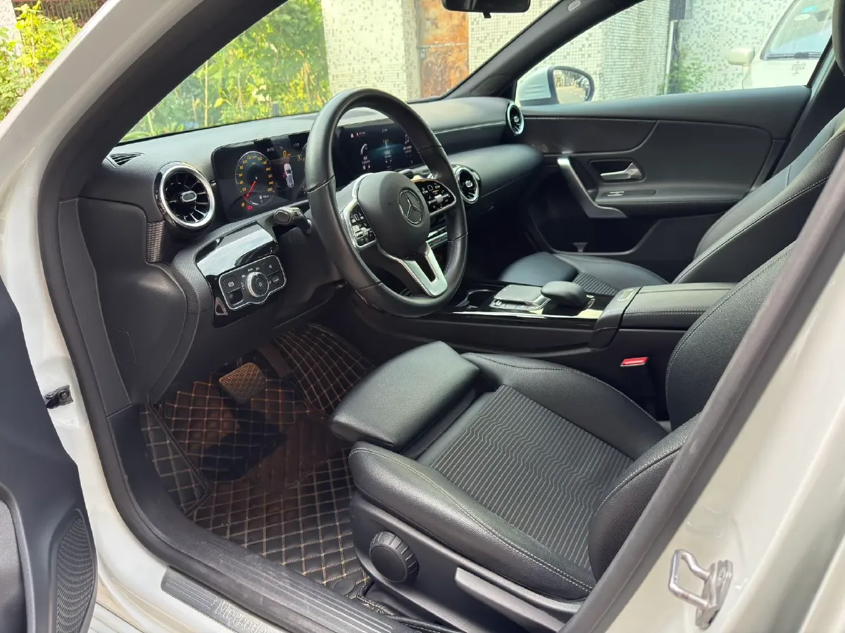 2021 Mercedes-Benz A Class 1.3T 163HP L4 7DCT,autocango,china used car exporter,china ev exporter,chinese used car exporter,chinese used ev exporter