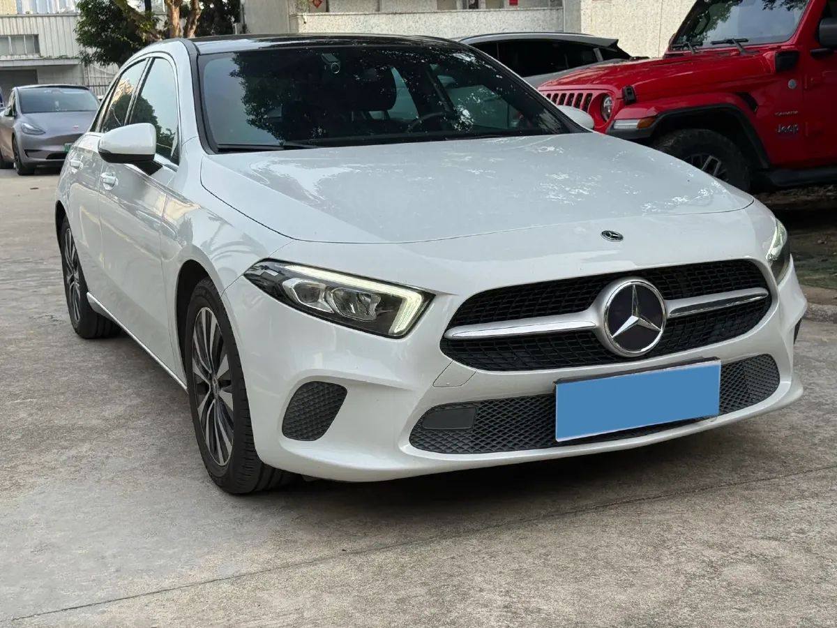 2021 Mercedes-Benz A Class 1.3T 163HP L4 7DCT,autocango,china used car exporter,china ev exporter,chinese used car exporter,chinese used ev exporter