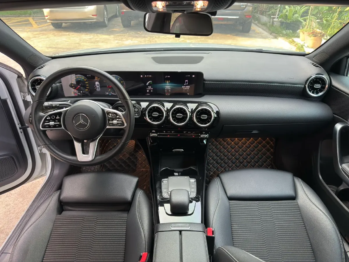 2021 Mercedes-Benz A Class 1.3T 163HP L4 7DCT,autocango,china used car exporter,china ev exporter,chinese used car exporter,chinese used ev exporter