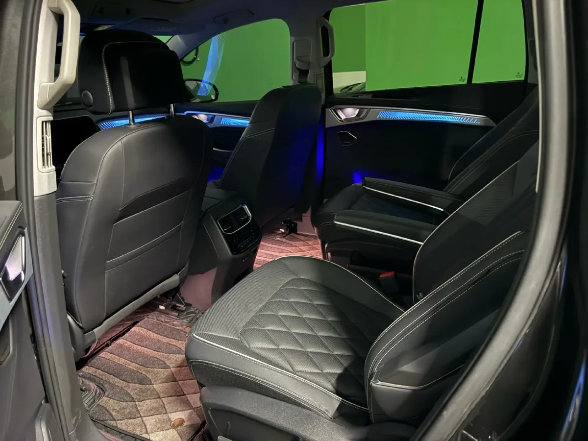 2022 Volkswagen Talagon 2.5T 299HP V6 7DCT,autocango,china used car exporter,china ev exporter,chinese used car exporter,chinese used ev exporter