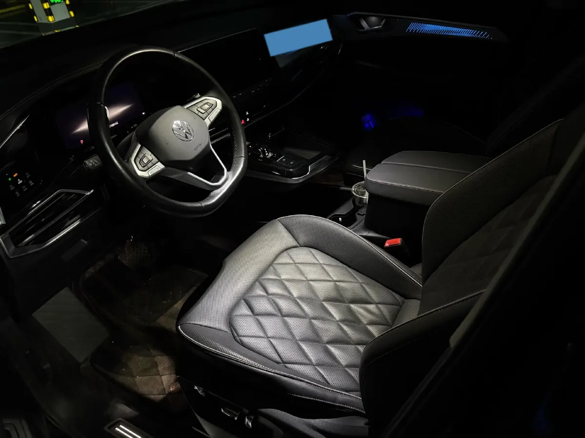 2022 Volkswagen Talagon 2.5T 299HP V6 7DCT,autocango,china used car exporter,china ev exporter,chinese used car exporter,chinese used ev exporter