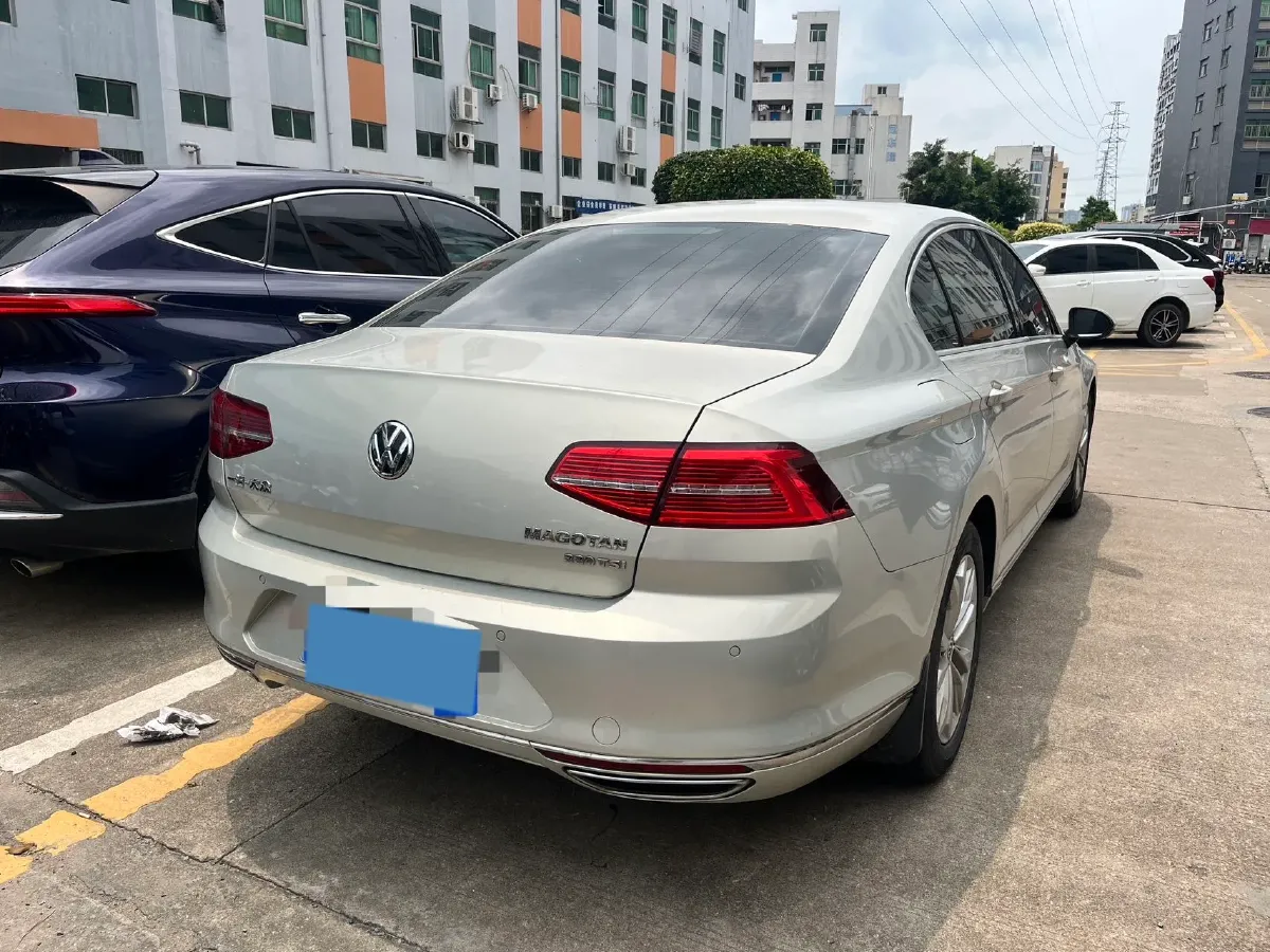 2017 Volkswagen Magotan 1.8T 180HP L4 7DCT,autocango,china used car exporter,china ev exporter,chinese used car exporter,chinese used ev exporter