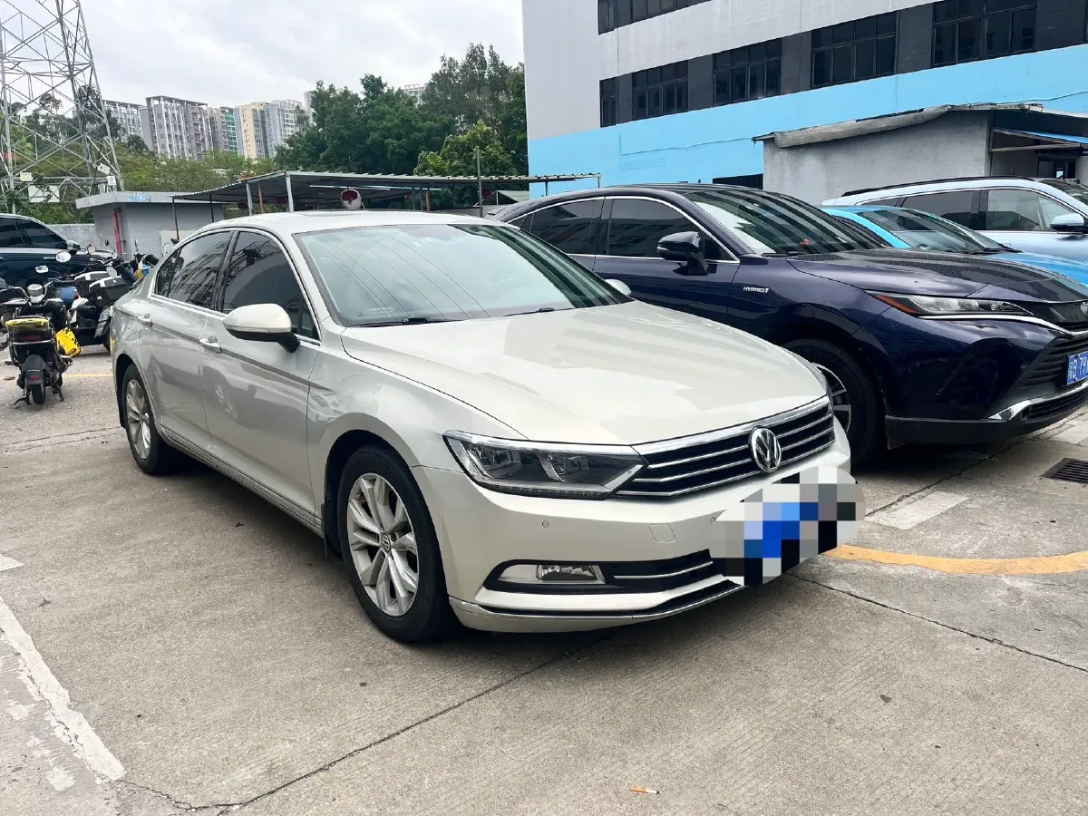 2017 Volkswagen Magotan 1.8T 180HP L4 7DCT,autocango,china used car exporter,china ev exporter,chinese used car exporter,chinese used ev exporter