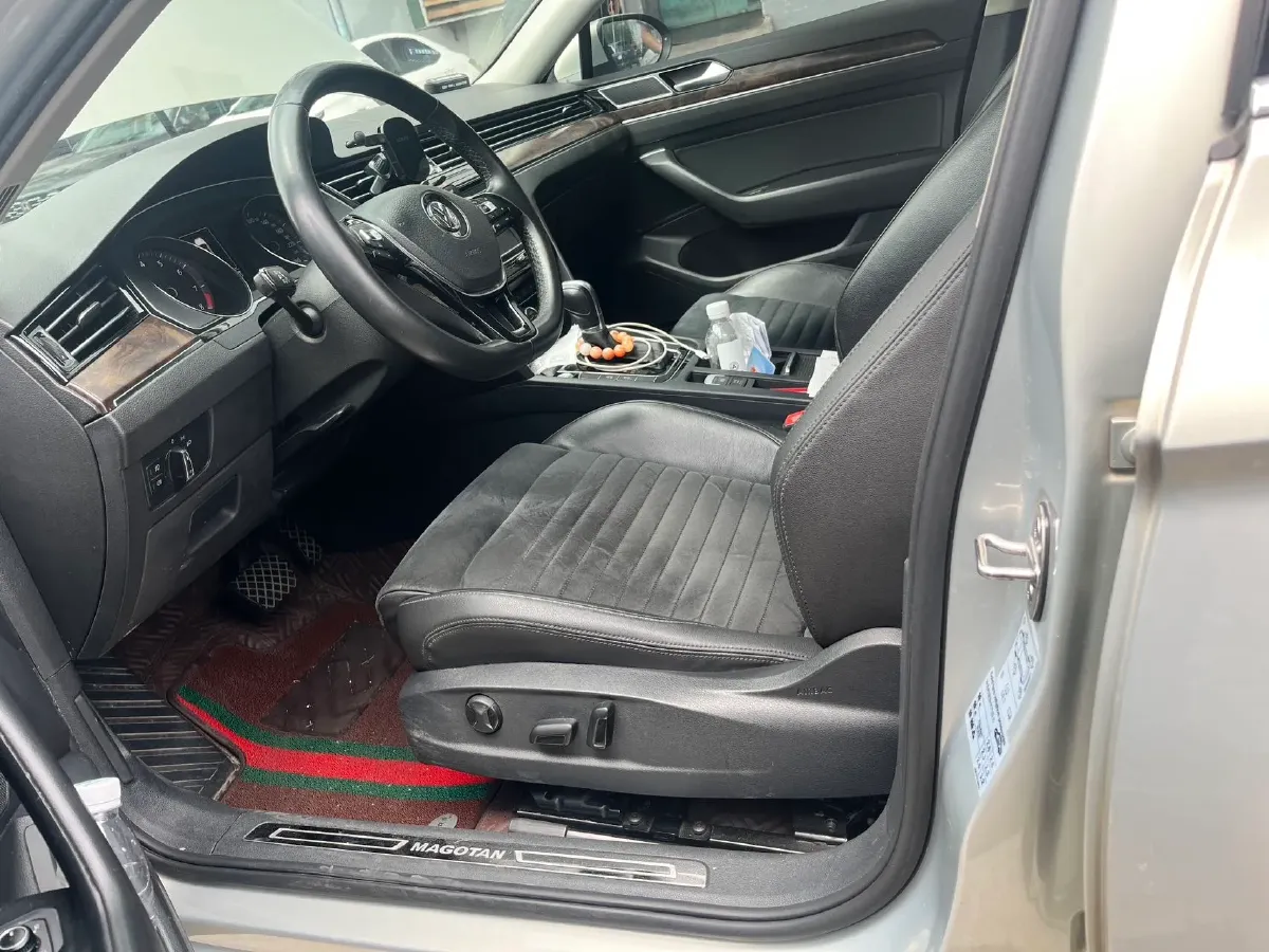 2017 Volkswagen Magotan 1.8T 180HP L4 7DCT,autocango,china used car exporter,china ev exporter,chinese used car exporter,chinese used ev exporter