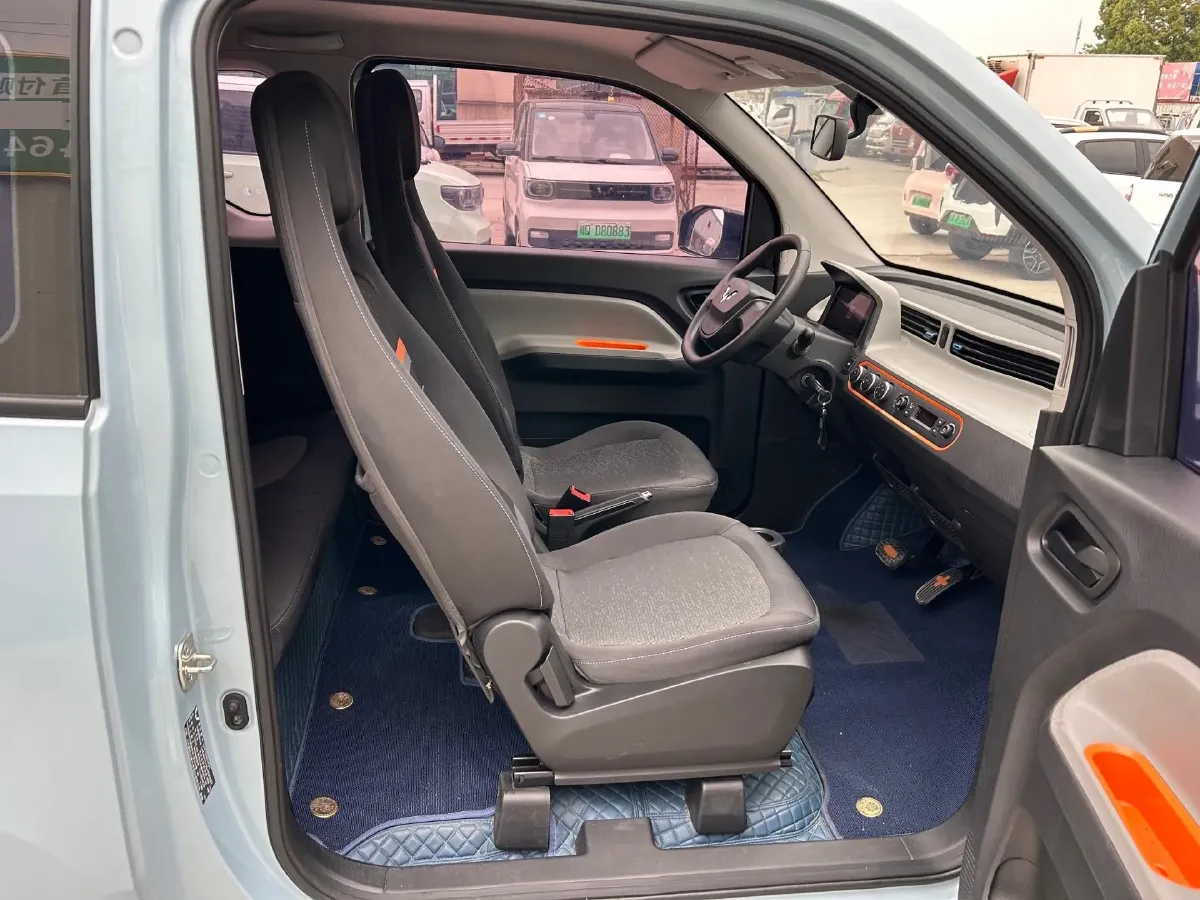 2020 WuLing HongGuang MINI EV BEV 13.8KWH,autocango,china used car exporter,china ev exporter,chinese used car exporter,chinese used ev exporter