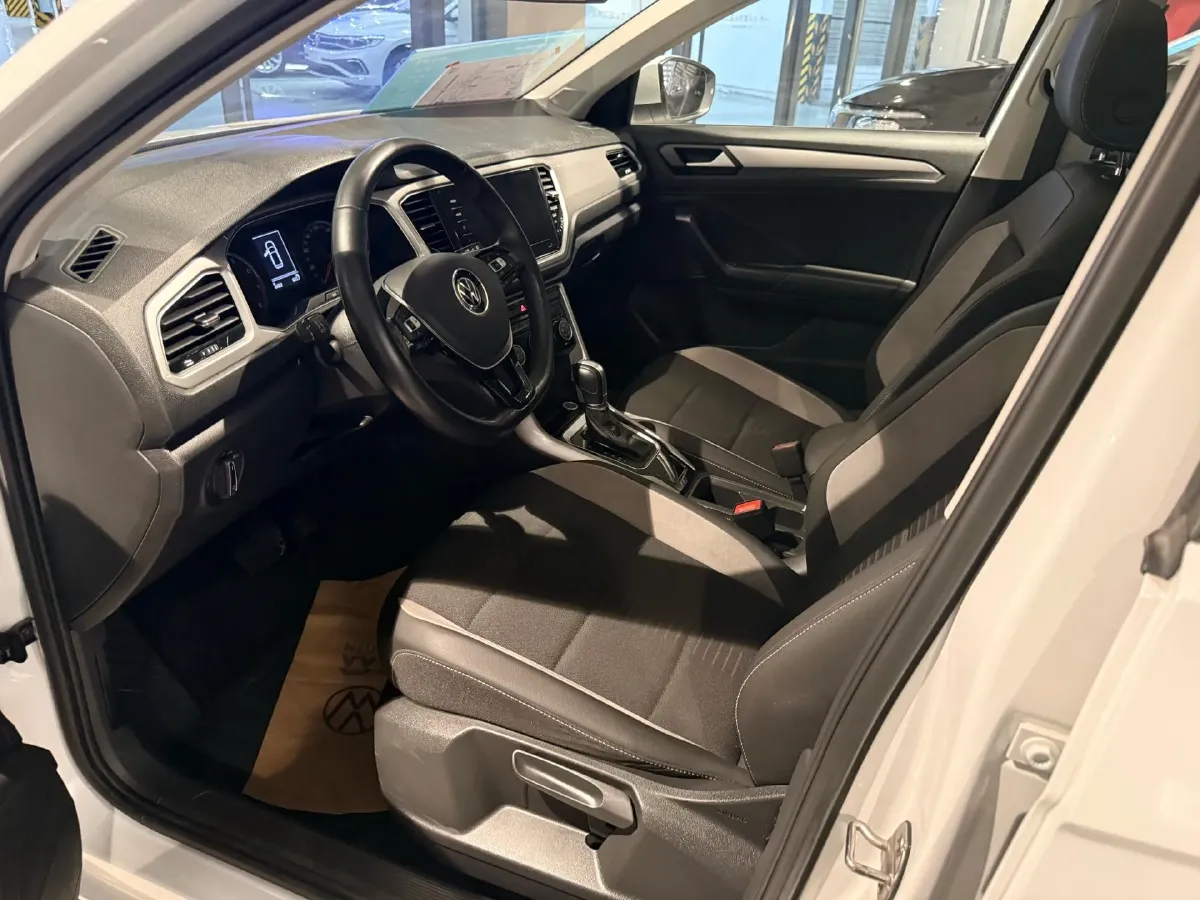 2021 Volkswagen T-Roc 1.4T 150HP L4 7DCT,autocango,china used car exporter,china ev exporter,chinese used car exporter,chinese used ev exporter