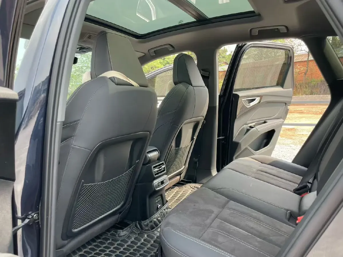 2022 Audi Q4 e-tron BEV 84.8KWH,autocango,china used car exporter,china ev exporter,chinese used car exporter,chinese used ev exporter