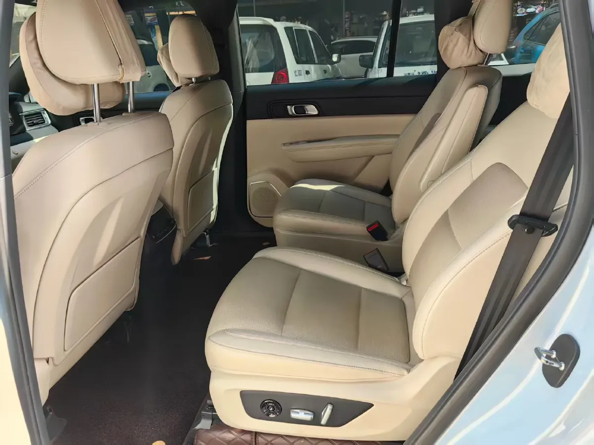 2021 Li ONE Range Extended 131HP REEV 40.5KWH,autocango,china used car exporter,china ev exporter,chinese used car exporter,chinese used ev exporter