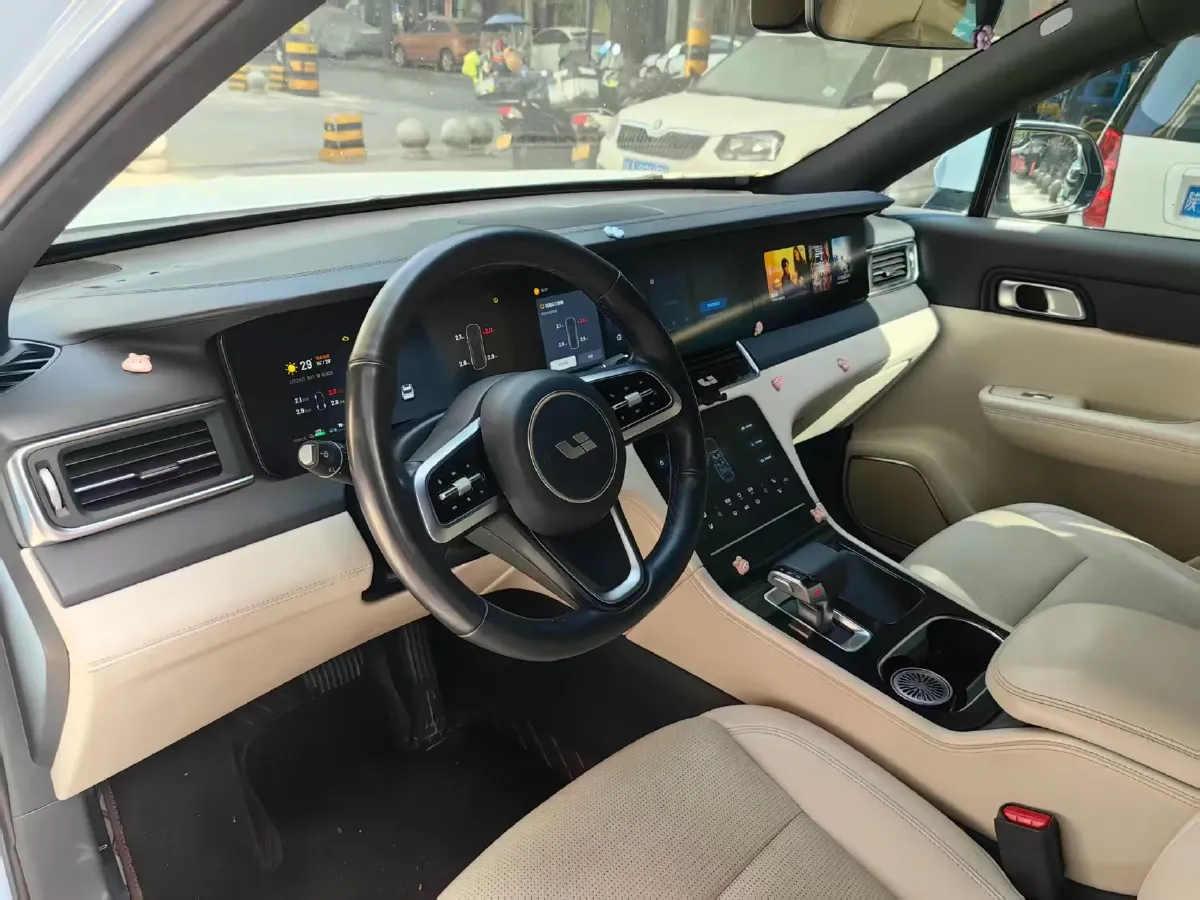 2021 Li ONE Range Extended 131HP REEV 40.5KWH,autocango,china used car exporter,china ev exporter,chinese used car exporter,chinese used ev exporter