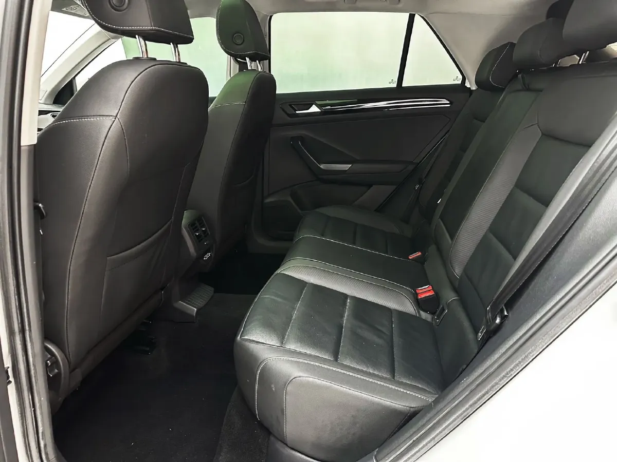 2021 Volkswagen T-Roc 1.4T 150HP L4 7DCT,autocango,china used car exporter,china ev exporter,chinese used car exporter,chinese used ev exporter