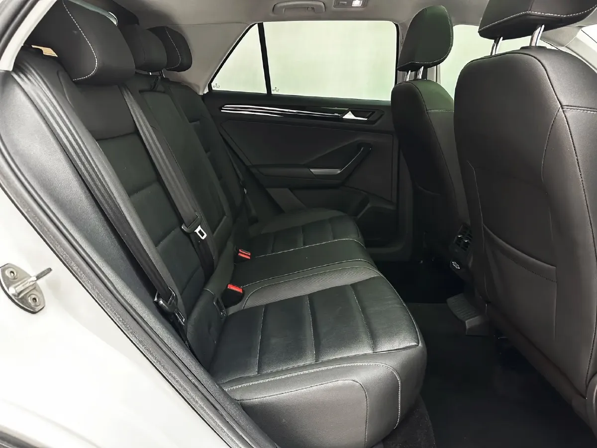 2021 Volkswagen T-Roc 1.4T 150HP L4 7DCT,autocango,china used car exporter,china ev exporter,chinese used car exporter,chinese used ev exporter