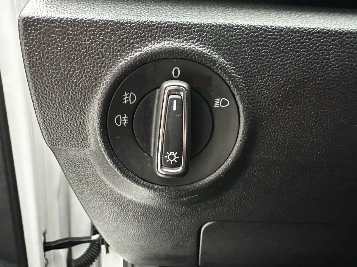 2021 Volkswagen T-Roc 1.4T 150HP L4 7DCT,autocango,china used car exporter,china ev exporter,chinese used car exporter,chinese used ev exporter