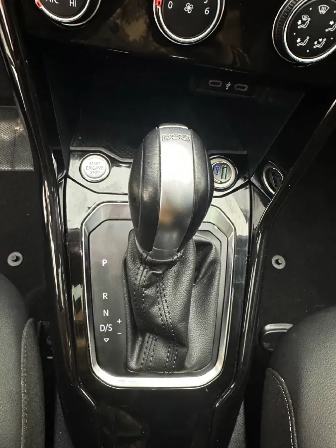 2021 Volkswagen T-Roc 1.4T 150HP L4 7DCT,autocango,china used car exporter,china ev exporter,chinese used car exporter,chinese used ev exporter