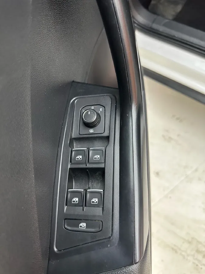 2021 Volkswagen T-Roc 1.4T 150HP L4 7DCT,autocango,china used car exporter,china ev exporter,chinese used car exporter,chinese used ev exporter