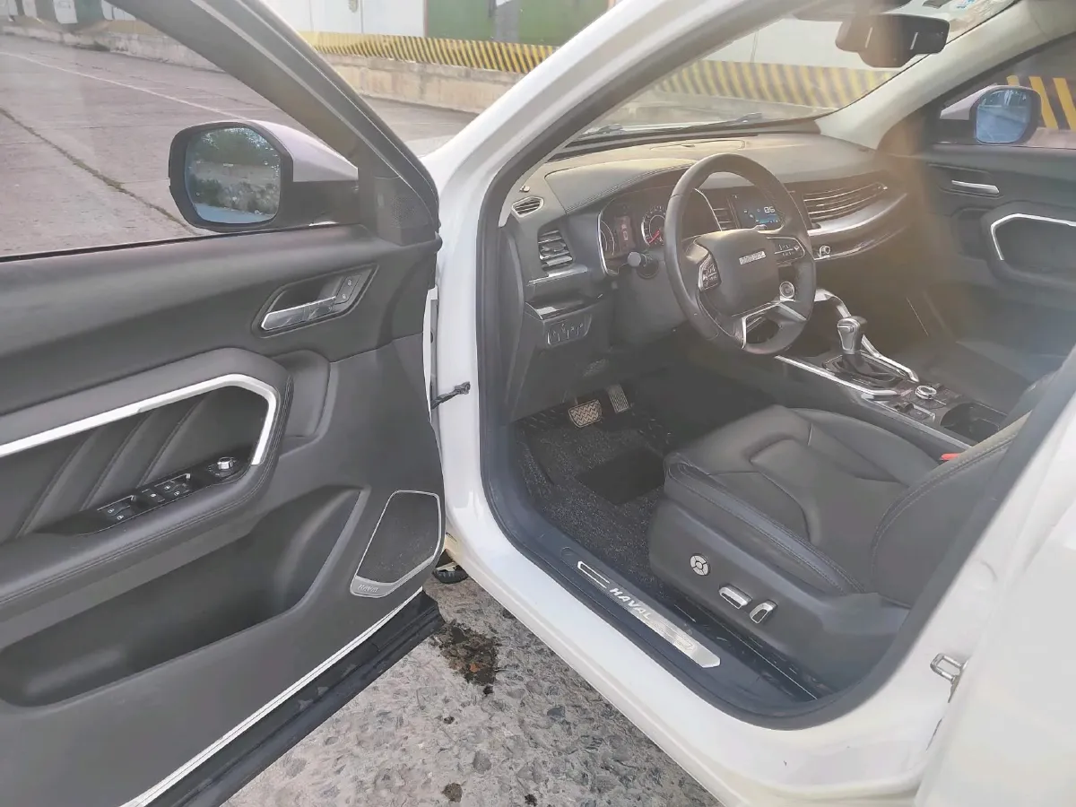 2017 Haval H6 1.5T 169HP L4 7DCT,autocango,china used car exporter,china ev exporter,chinese used car exporter,chinese used ev exporter