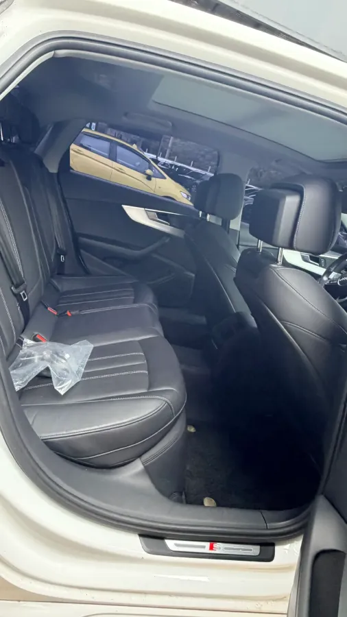 2020 Audi A4L 2.0T 190HP L4 7DCT,autocango,china used car exporter,china ev exporter,chinese used car exporter,chinese used ev exporter