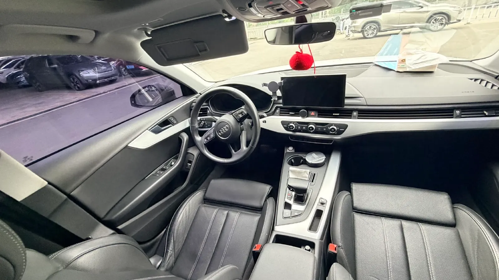 2020 Audi A4L 2.0T 190HP L4 7DCT,autocango,china used car exporter,china ev exporter,chinese used car exporter,chinese used ev exporter