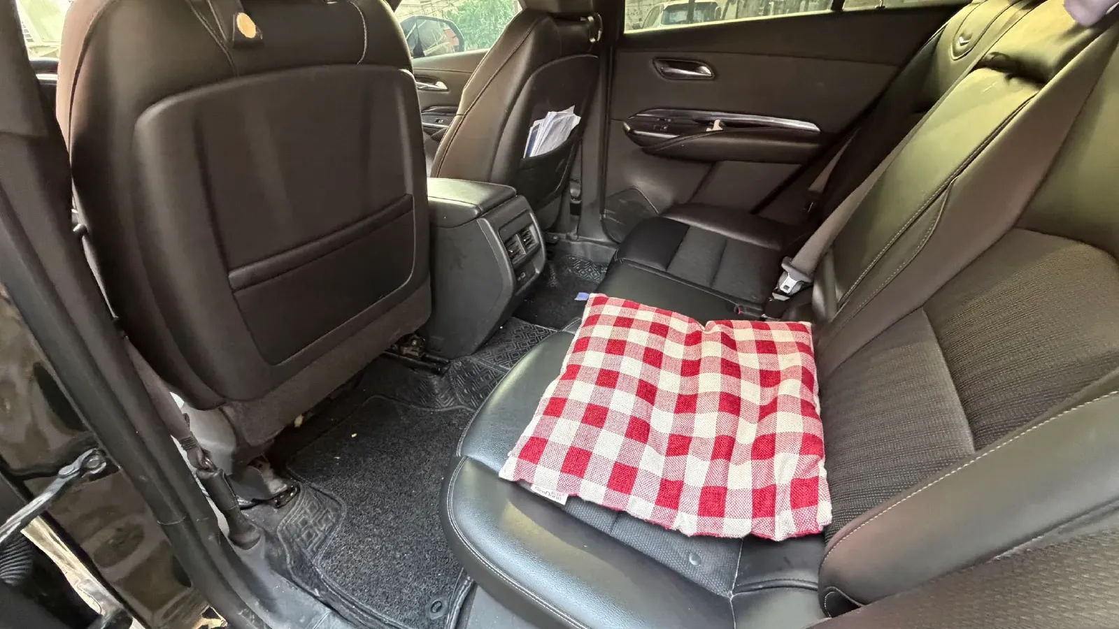 2022 Cadillac XT4 2.0T 237HP L4 9AT,autocango,china used car exporter,china ev exporter,chinese used car exporter,chinese used ev exporter