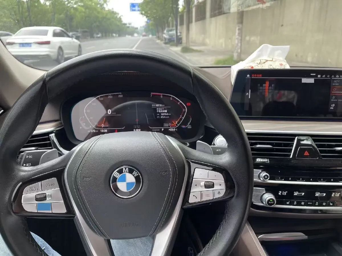 2020 BMW 5 Series 2.0T 252HP L4 8AT,autocango,china used car exporter,china ev exporter,chinese used car exporter,chinese used ev exporter