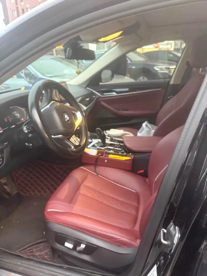 2022 BMW 5 Series 2.0T 184HP L4 8AT,autocango,china used car exporter,china ev exporter,chinese used car exporter,chinese used ev exporter