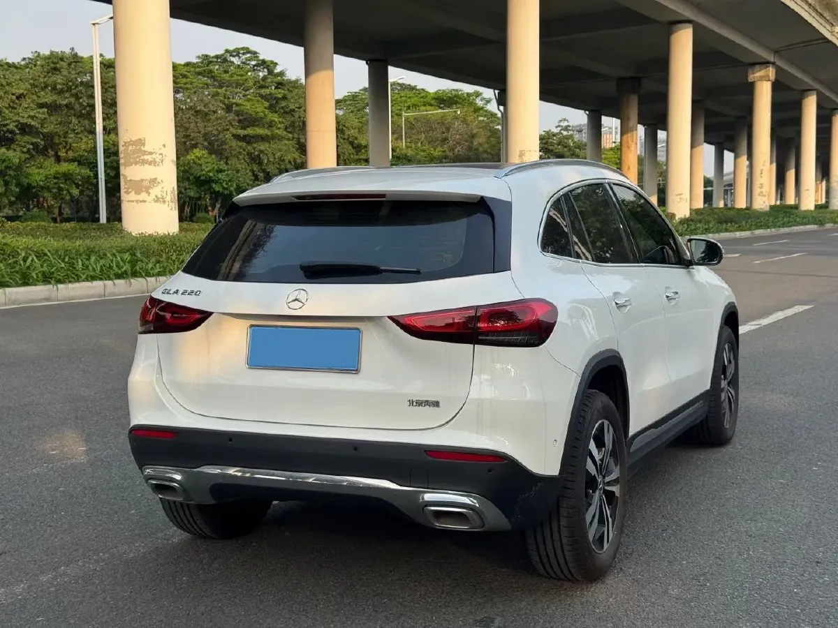 2023 Mercedes-Benz GLA Class 2.0T 190HP L4 8DCT,autocango,china used car exporter,china ev exporter,chinese used car exporter,chinese used ev exporter