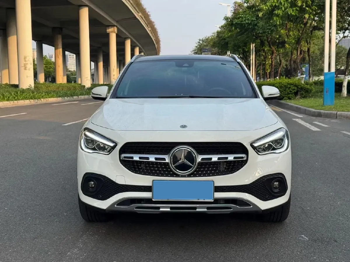 2023 Mercedes-Benz GLA Class 2.0T 190HP L4 8DCT,autocango,china used car exporter,china ev exporter,chinese used car exporter,chinese used ev exporter
