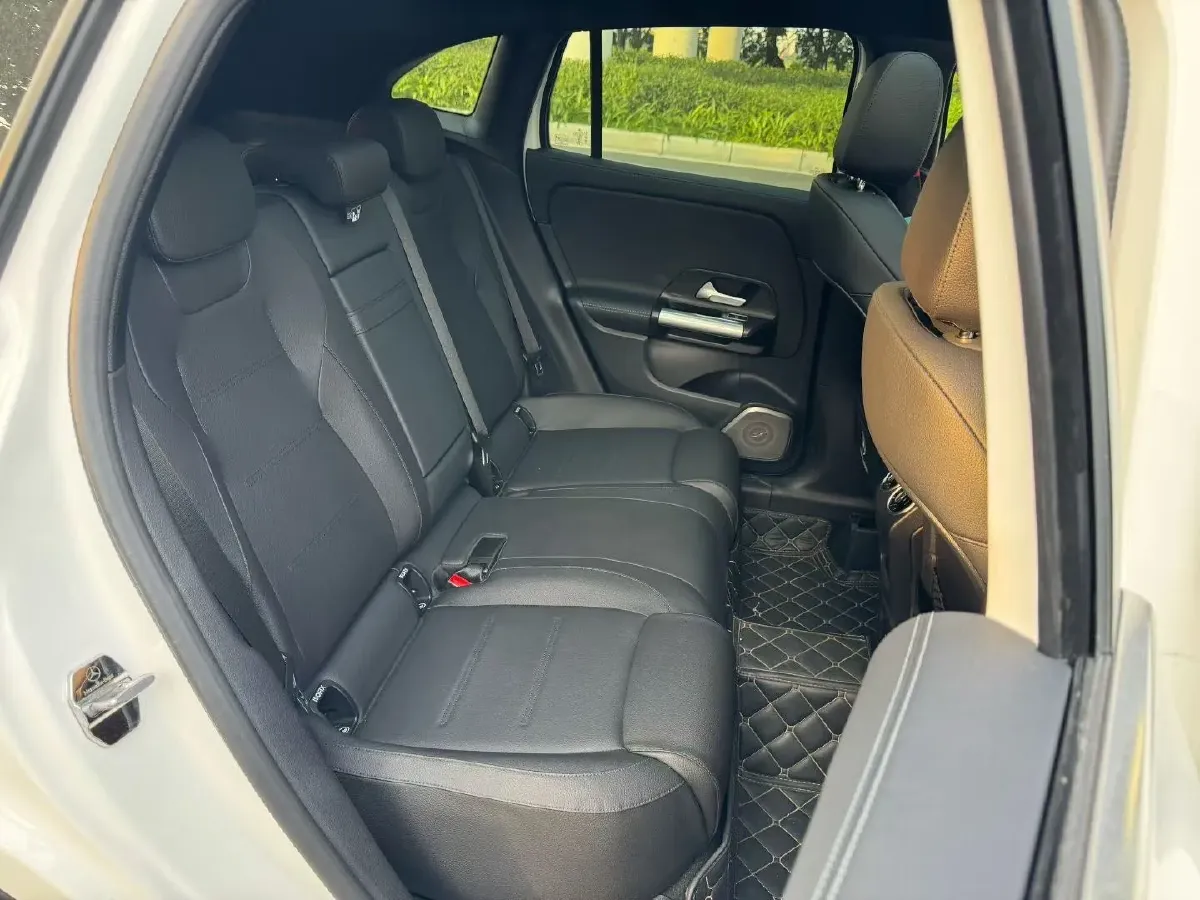 2023 Mercedes-Benz GLA Class 2.0T 190HP L4 8DCT,autocango,china used car exporter,china ev exporter,chinese used car exporter,chinese used ev exporter