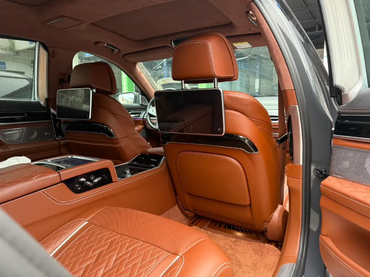 2019 BMW 7 Series 3.0T 340HP L6 8AT,autocango,china used car exporter,china ev exporter,chinese used car exporter,chinese used ev exporter