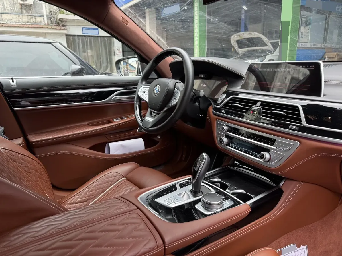 2019 BMW 7 Series 3.0T 340HP L6 8AT,autocango,china used car exporter,china ev exporter,chinese used car exporter,chinese used ev exporter