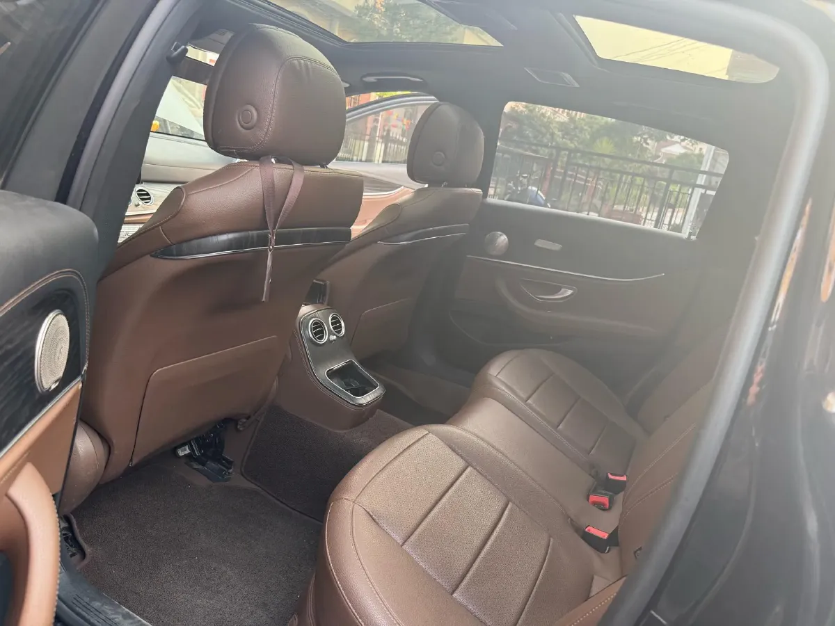 2021 Mercedes-Benz E Class 1.5T 184HP L4 9AT,autocango,china used car exporter,china ev exporter,chinese used car exporter,chinese used ev exporter