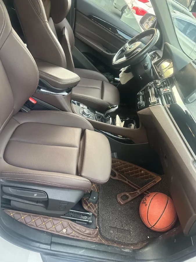 2021 BMW X1 1.5T 140HP L3 7DCT,autocango,china used car exporter,china ev exporter,chinese used car exporter,chinese used ev exporter