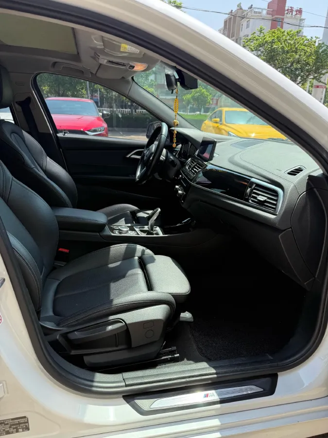 2021 BMW 1 Series 1.5T 140HP L3 7DCT,autocango,china used car exporter,china ev exporter,chinese used car exporter,chinese used ev exporter